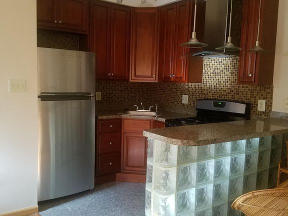 4th image of 1323 Morris St Floor 1