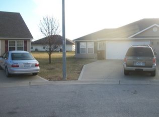 1014 NW Willow Dr, Grain Valley, MO 64029