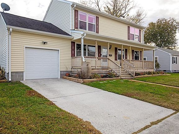 3rd image of 1837 N Lakeland Drive