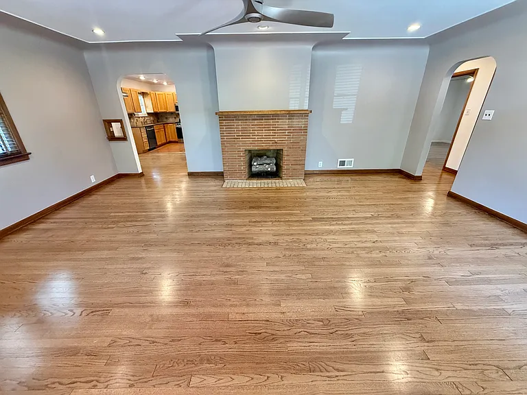 721 Judson St — Photo 3