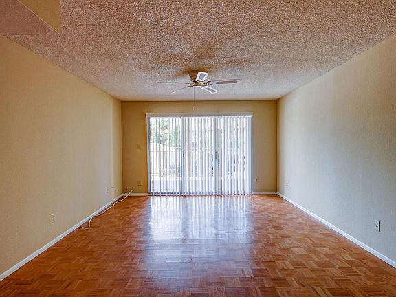 4th image of 11048 N 28th Dr Unit 246