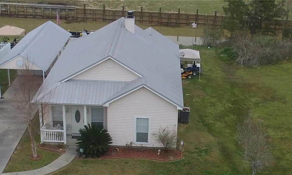 1st image of 17030 Coles Creek Dr