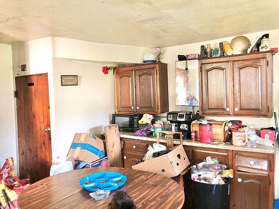 3rd image of 303 W 9th St