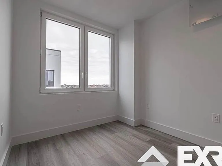 1634 Church Ave #704 — Photo 3