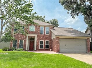 205 Peppermint Dr, Lake Jackson, TX 77566