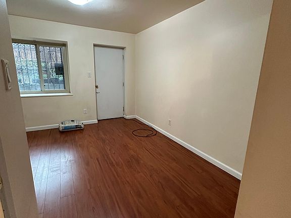 4th image of 372 Cambridge St