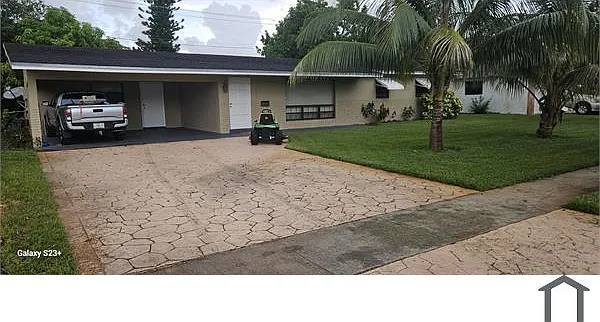 4401 NW 4th Ct
