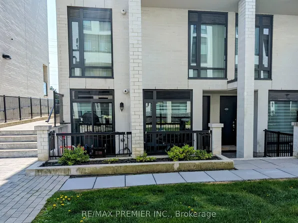 140 Widdicombe Hill Blvd #624, Toronto, ON M9R 0A9