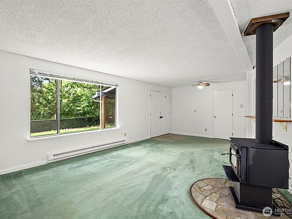 4th image of 7534 Illahee Road NE