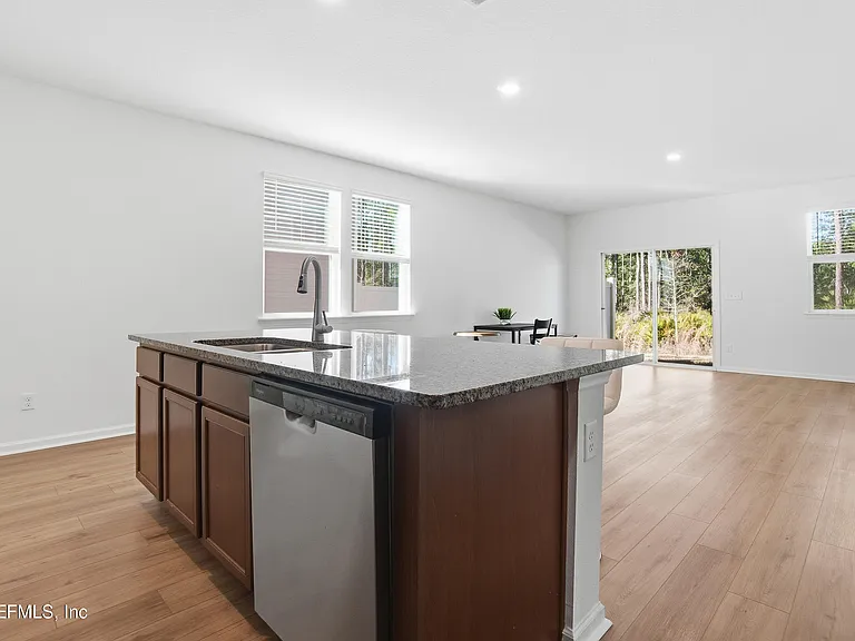 7662 Merchants Way — Photo 7