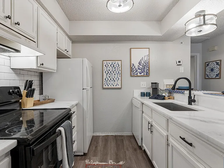 1207 S Quaker Ave #110 — Photo 10
