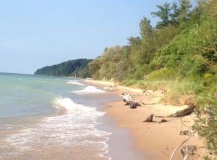 2384 Lakeshore Dr, Fennville, MI 49408