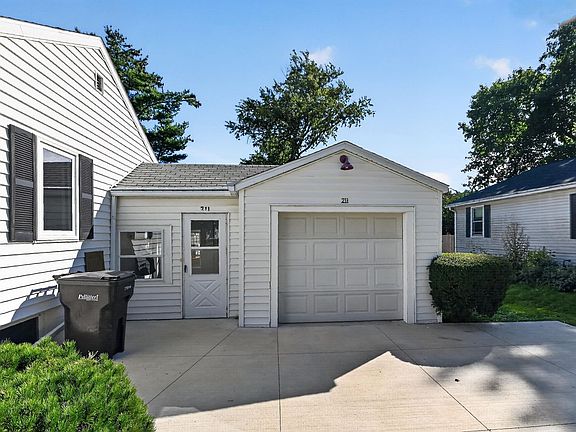 5th image of 211 N Shuman St
