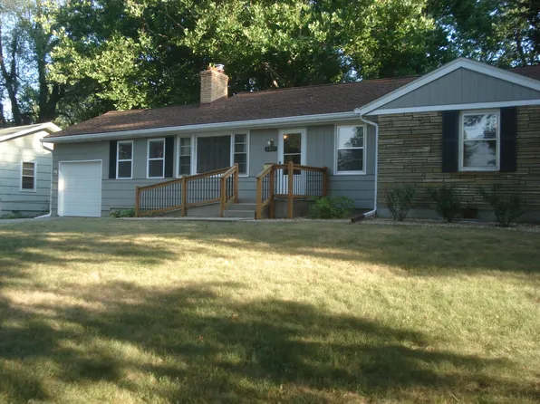 2301 W 73rd Ter, Prairie Village, KS 66208