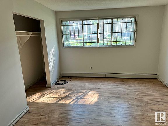 3rd image of 10616 123rd St NW #1