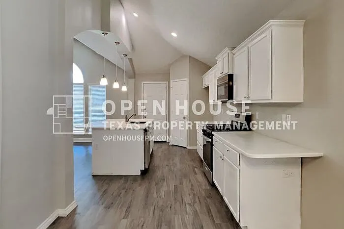 204 Quail Trail Ln — Photo 8