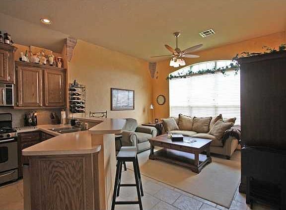 3rd image of 613 E Elder Ln