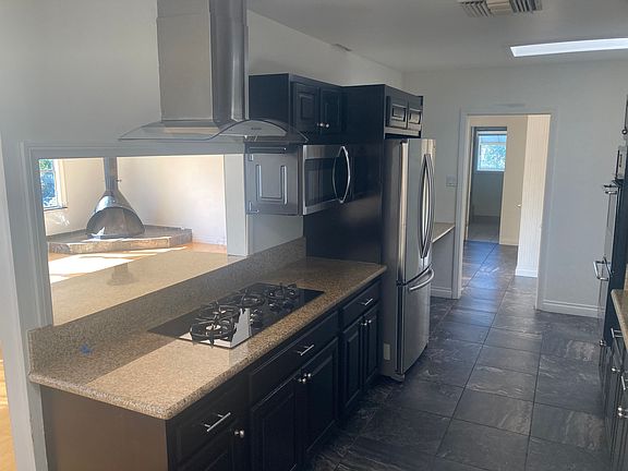 3rd image of 1638 Redesdale Ave #2
