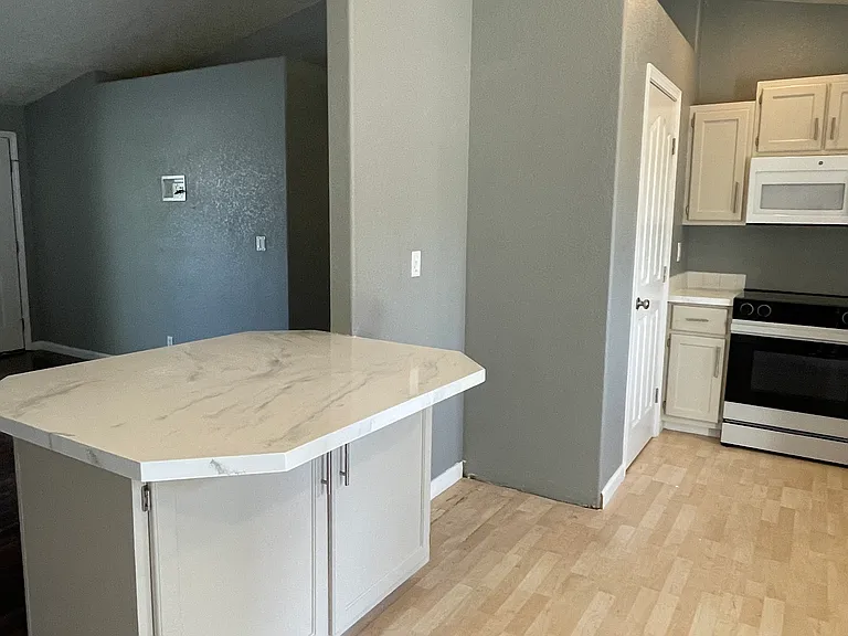 1770 E Oakcrest Dr — Photo 5