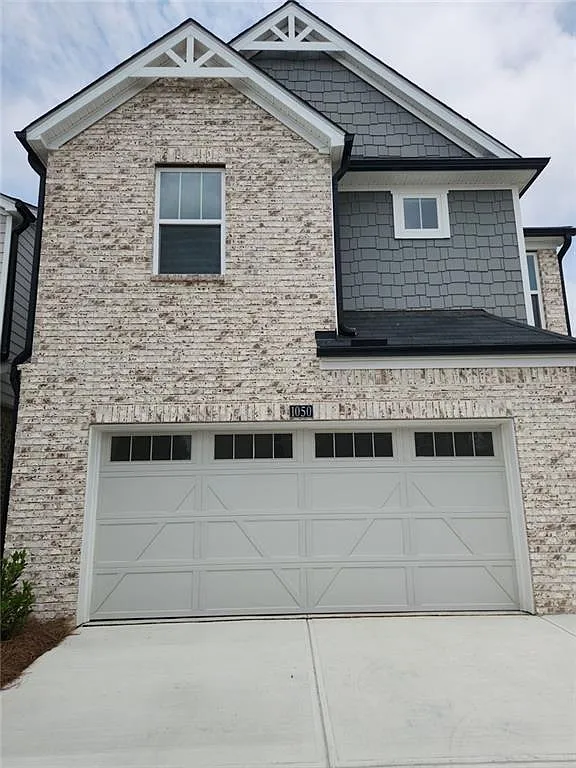 3 bed, 2.5 bath, 2680 sqft, $2,390 — Photo 1