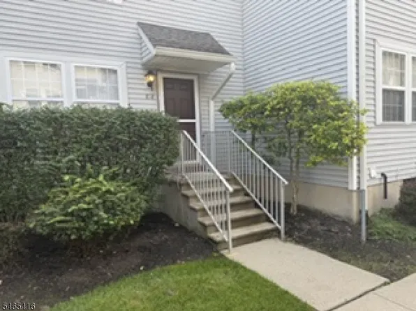 818 Belmont Dr #818, Hackettstown, NJ 07840