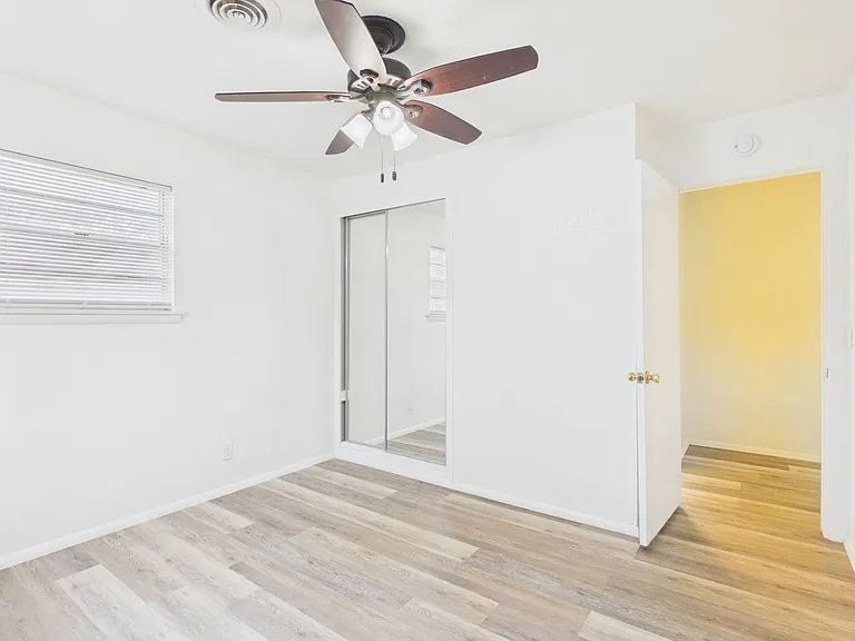 3319 Teckla Blvd — Photo 17
