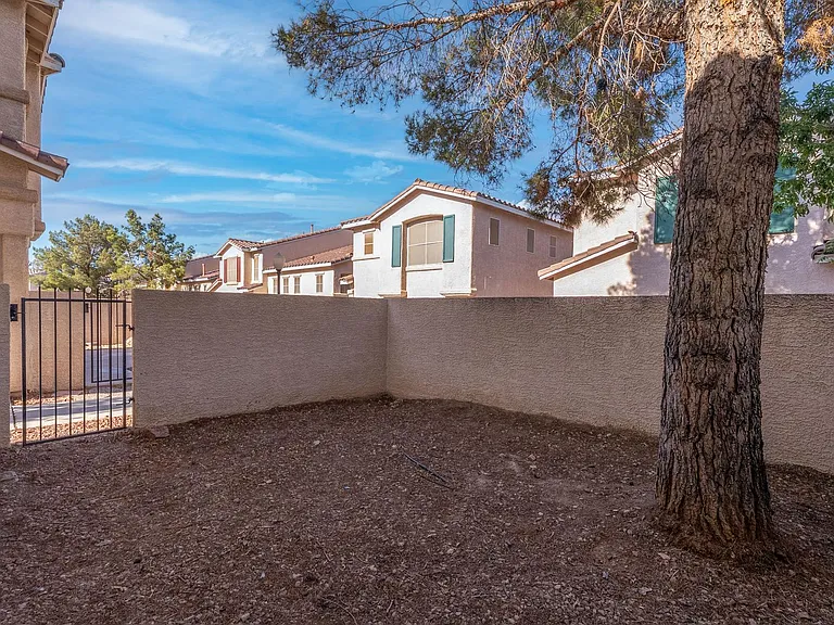 9688 Belle Regal St — Photo 2
