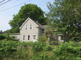 16 Oakdale St, Wareham, MA 02571