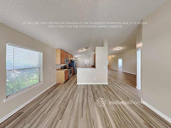 4th image of 3741 Timberline Dr
