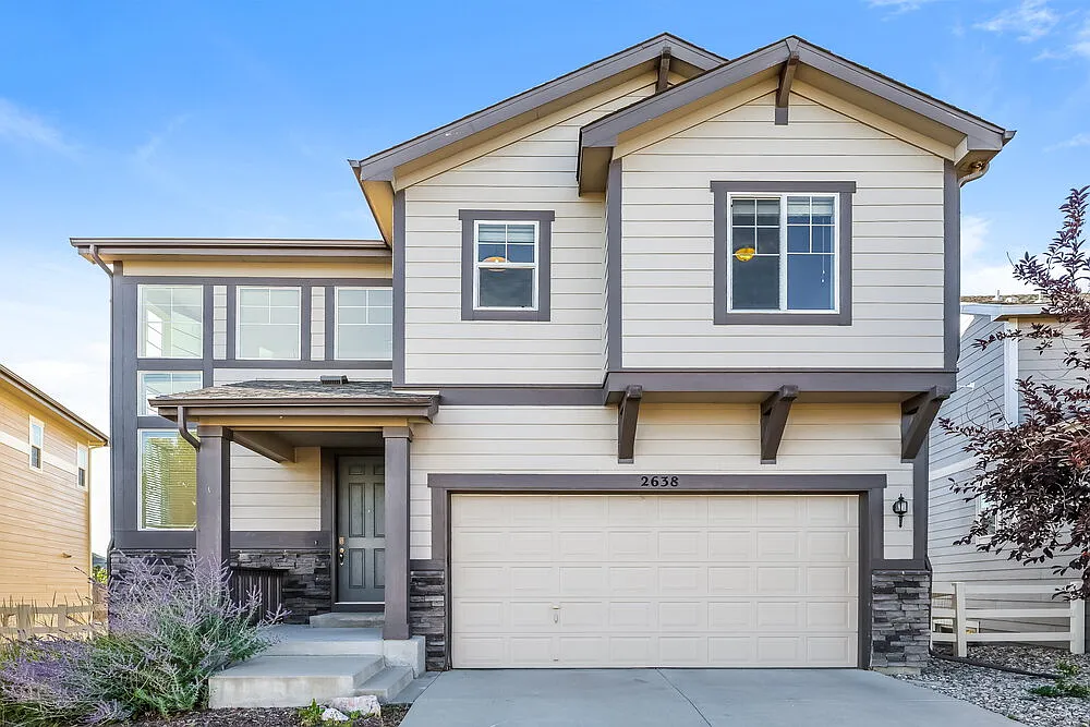 3 bed, 2.5 bath, 2076 sqft, $3,080 — Photo 1