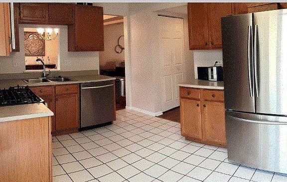 4th image of 4025 Newport Ln