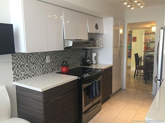 3rd image of 18071 Biscayne Blvd APT 1601