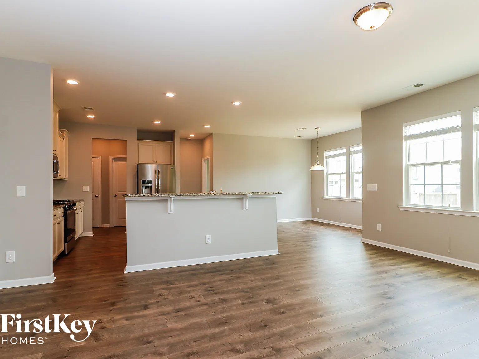 5 bed, 3.5 bath, 2816 sqft, $3,005 — Photo 4