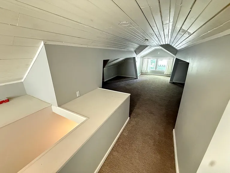 1038 S Fremont Ave — Photo 30