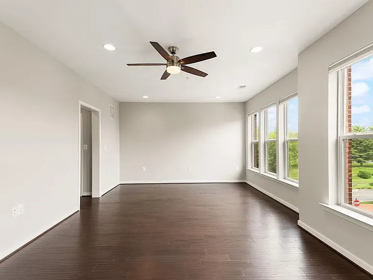 Third floor primary bedroom