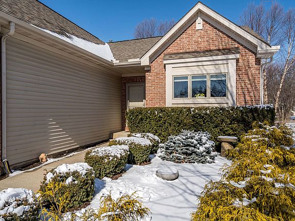 3rd image of 6338 White Berry Ln