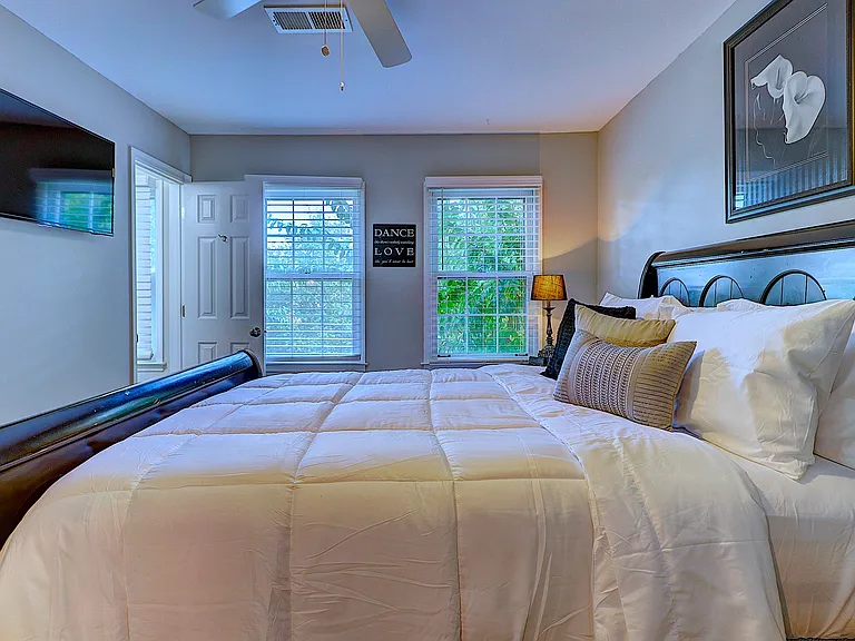 213 High Creek Dr — Photo 4