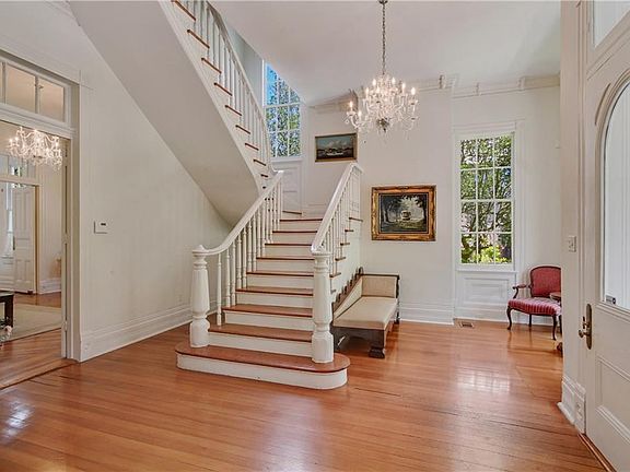 5th image of 496 Audubon St