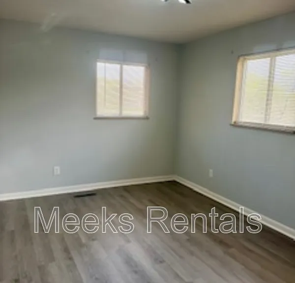 1118 Montrose Dr — Photo 21