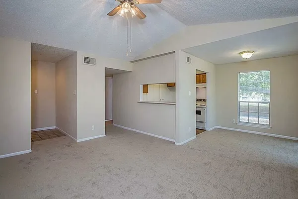 Riverwalk Apartment Homes — Photo 21