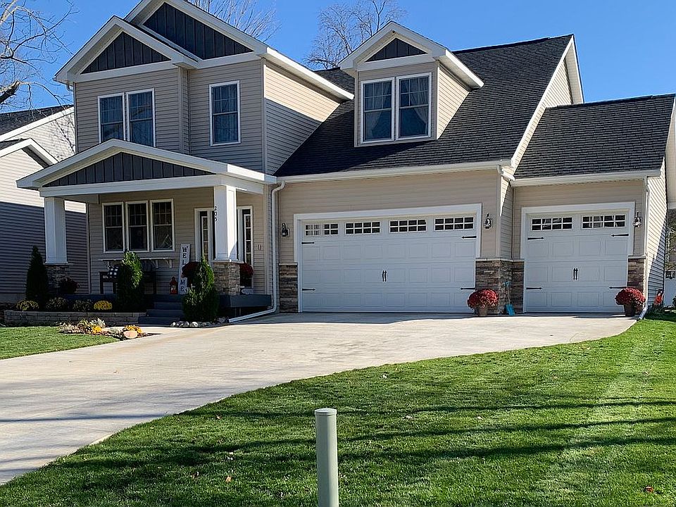 1st image of 205 Woodhaven Dr