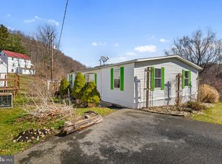 25 Park View Dr, Willow Street, PA 17584