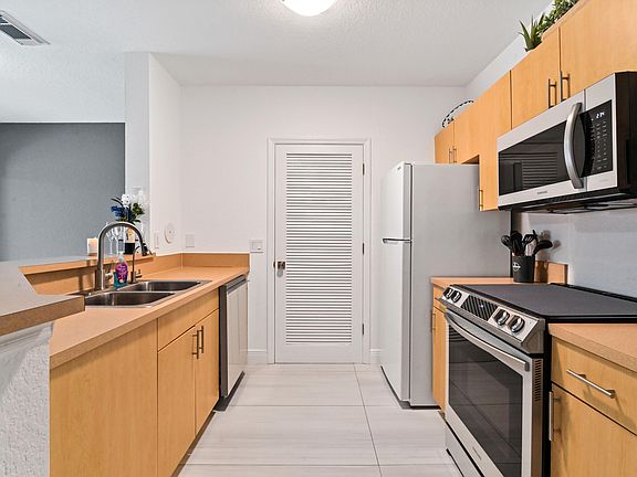 5th image of 1203 Belmont Place