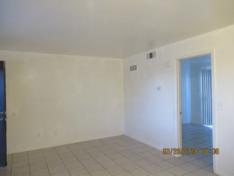 2010 E Sweetwater Ave._SP&Family LLC — Photo 13