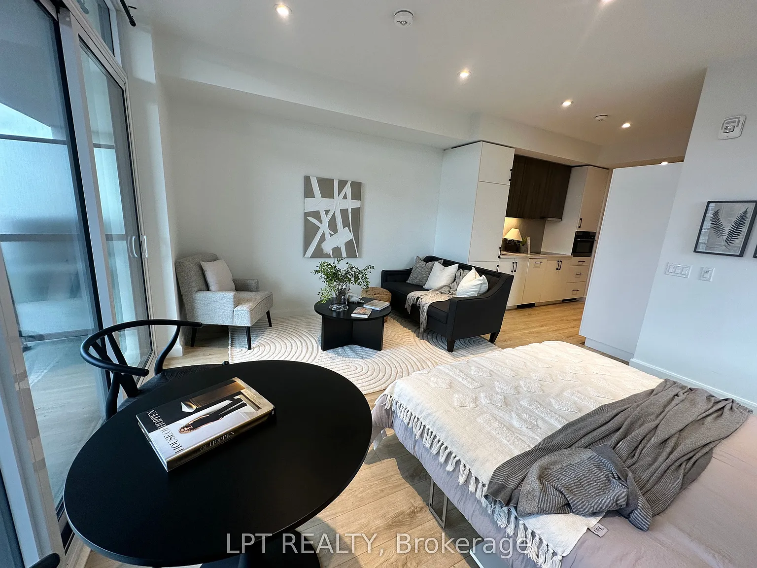 1 bed, $1,649 — Photo 4