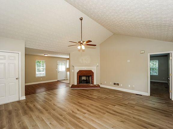 5th image of 250 Pebble Creek Dr