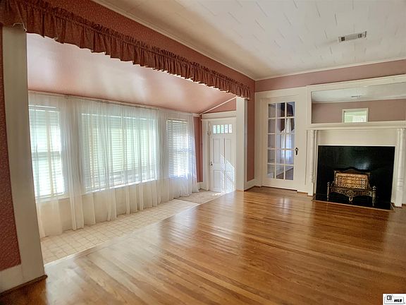 2nd image of 1011 Louisa St