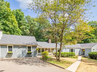 10 Gaylord Dr S, Wilton, CT 06897