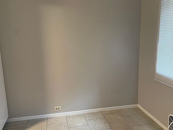3rd image of 612 N Wilcox Ave APT 14
