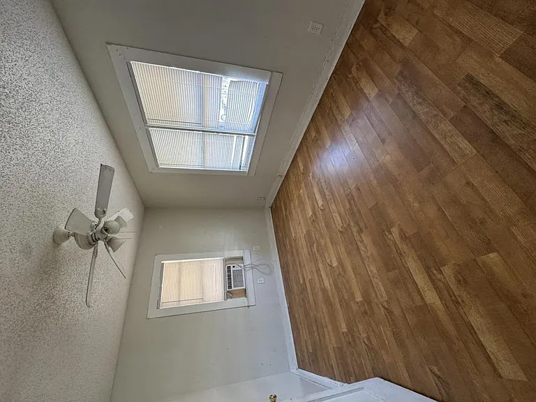 823 N Jackson St — Photo 5